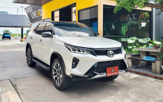รถโตโยต้า ฟอร์จูนเนอร์ 2.4 Legender 4WD ปี 2023 มือสอง