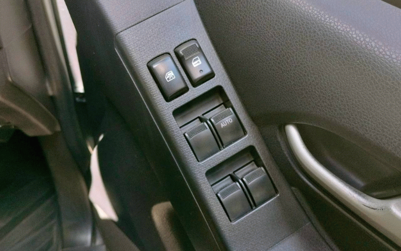 ภาพ13 อีซูซุ ดีแมคซ์ ไฮ-แลนเดอร์ 2.5 Z VGS M/T ปี 2012