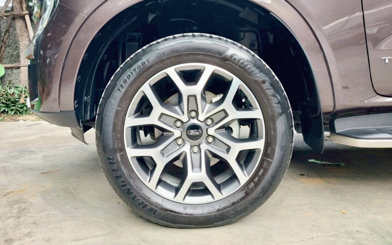 ภาพ4 ฟอร์ด เอเวอเรสต์ 2.0 BI-TURBO TITANIUM+ 2WD ปี 2023