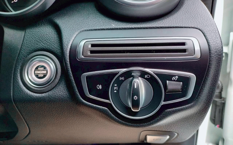 ภาพ8 เมอร์เซเดส-เบนซ์ ซี-คลาส C220d AVANT-GARDE ปี 2019