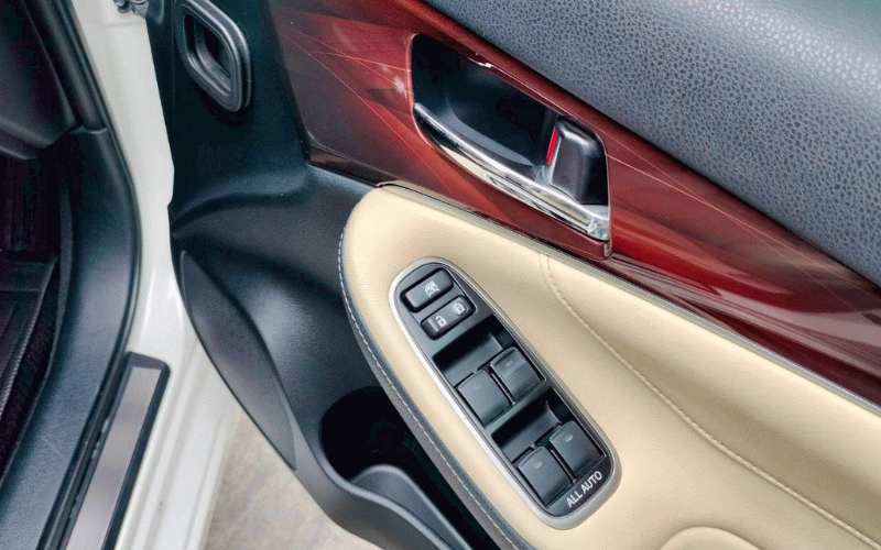 ภาพ7 โตโยต้า คราวน์ 2.5 ROYAL SALOON HYBRID ปี 2014