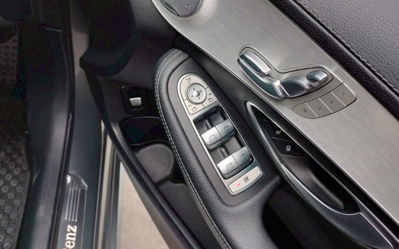 ภาพ10 เมอร์เซเดส-เบนซ์ ซี-คลาส C350e AMG ปี 2018